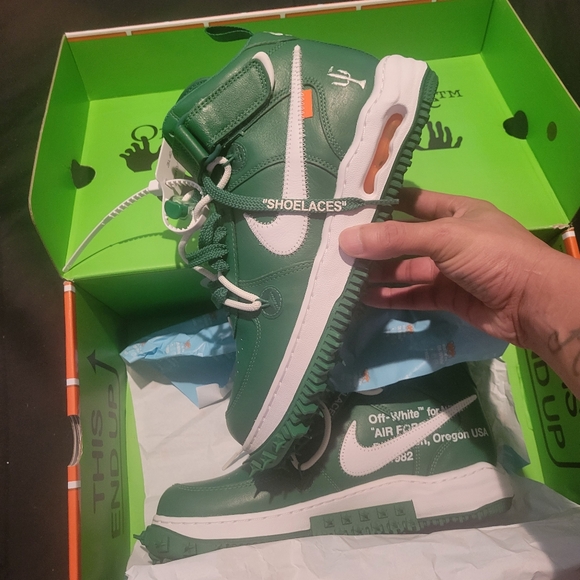 Off-White Green and White Low-Top Sneakers - Picture 3 of 11